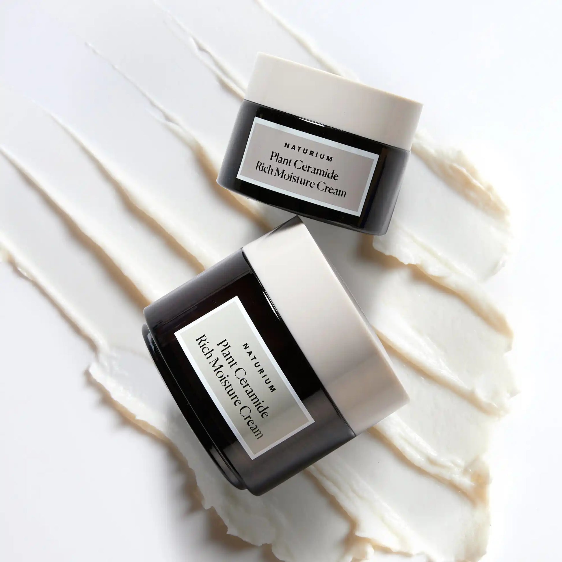 plant-ceramide-rich-moisture-cream-jumbo-v7 11_18_2021_Naturium0575-crop.webp