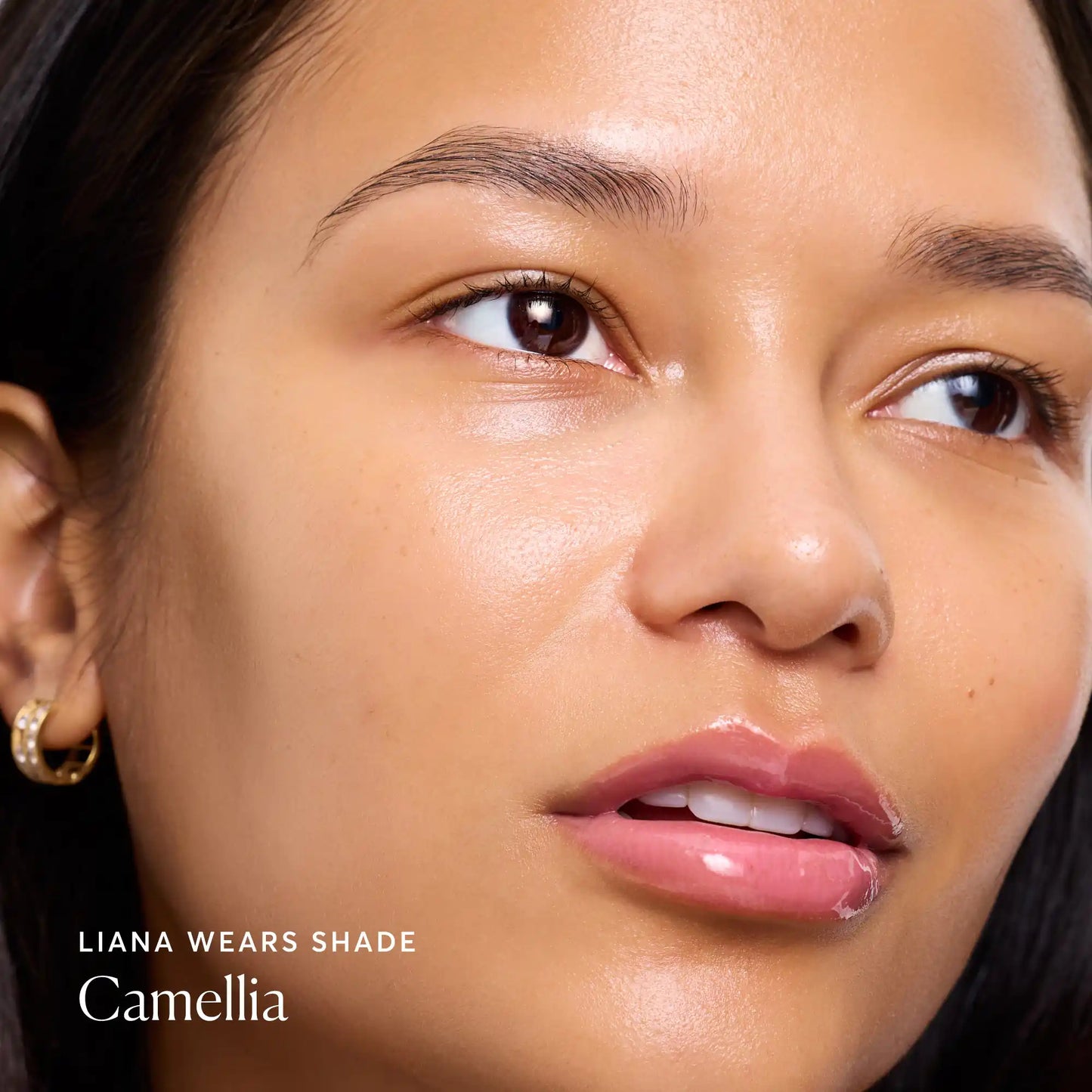 phyto-glow-lip-balm-camellia-h3 NATR-60075-Alt-Images-Phyto-Glow-Lip-Balm-Camellia-04.webp